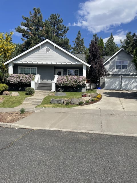 Front of home with detached garage 