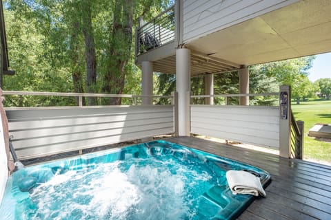 Jacuzzi (exclusive / private use for this one condo)