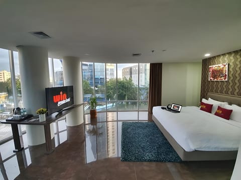In-room safe, iron/ironing board, free WiFi, bed sheets