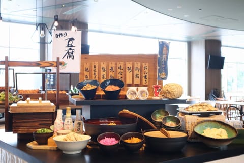 Daily buffet breakfast for a fee
