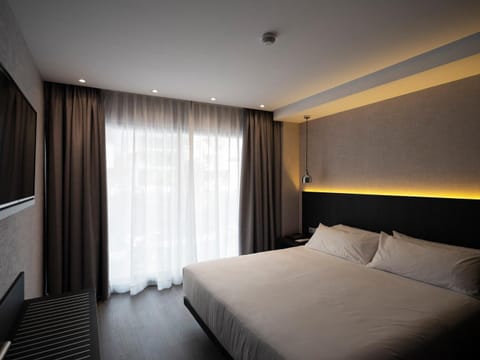 Minibar, in-room safe, desk, blackout drapes