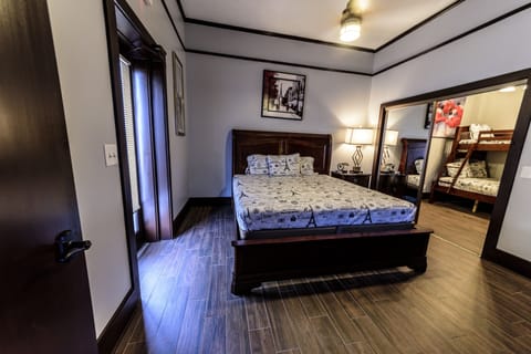 Presidential Suite, 2 Bedrooms, Kitchenette, Twin over Full (Room 12)