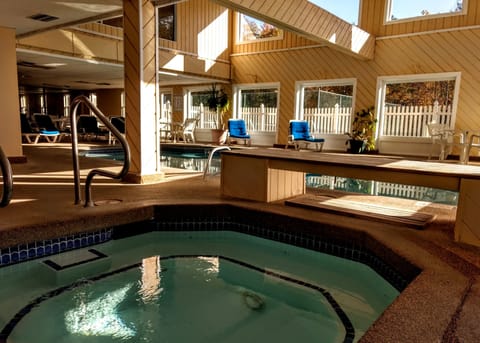 Indoor spa tub