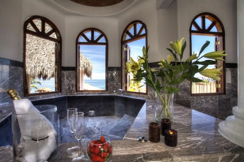 Romantic Villa, 5 Bedrooms, Private Pool | Deep soaking bathtub