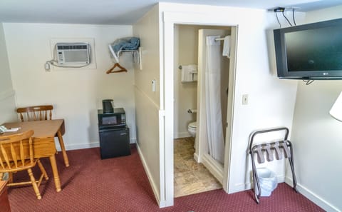 Iron/ironing board, free WiFi