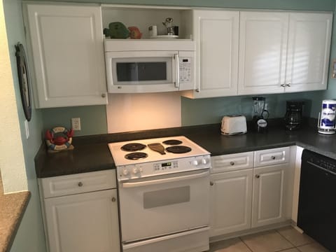 Kitchen includes all major appliances.