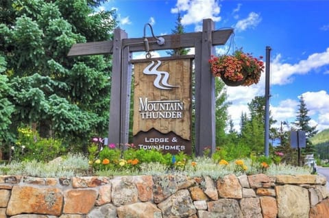 Mountain Thunder Lodge, walk to the gondola and town.