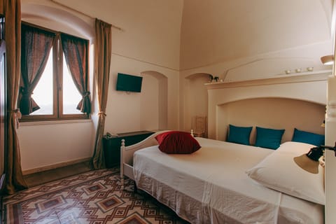 Standard Double Room, Private Bathroom | Minibar, desk, bed sheets