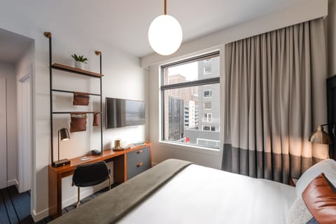 Room, 1 King Bed, City View | Desk, blackout drapes, soundproofing, iron/ironing board