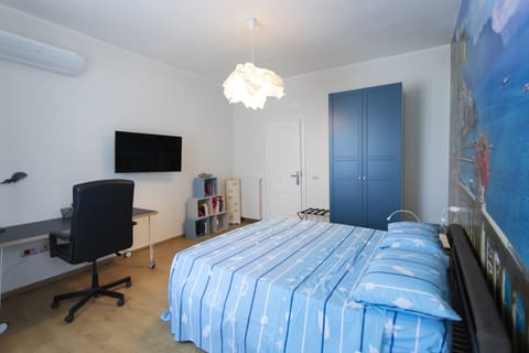 Classic Double Room, Shared Bathroom | Rollaway beds, free WiFi, bed sheets