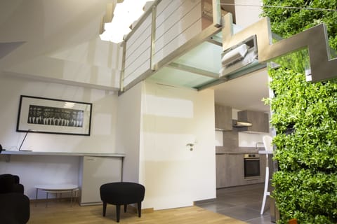 Design Duplex, 2 Bedrooms, Non Smoking, Executive Level | Premium bedding, in-room safe, individually decorated