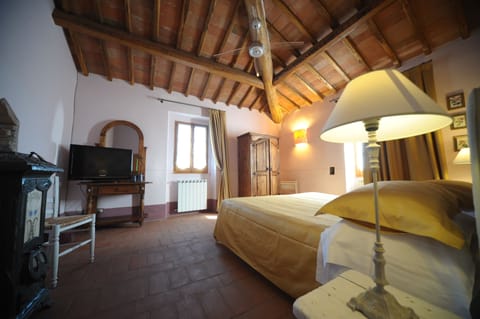 Superior Double or Twin Room | Minibar, in-room safe, individually decorated, individually furnished