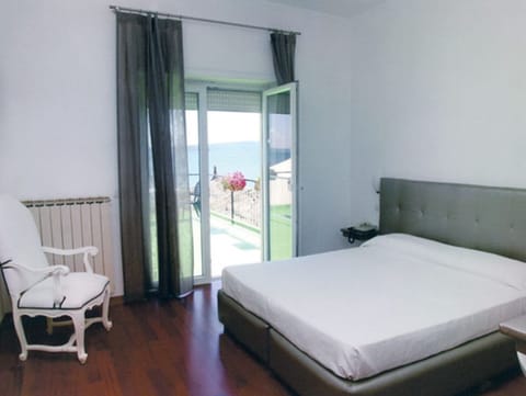 Double or Twin Room | Cribs/infant beds, rollaway beds, free WiFi, bed sheets