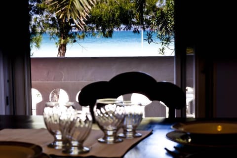 Apartment, 1 Bedroom | In-room dining