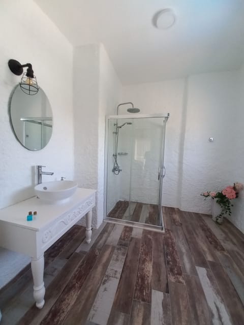 Deluxe Room | Premium bedding, soundproofing, free WiFi, bed sheets