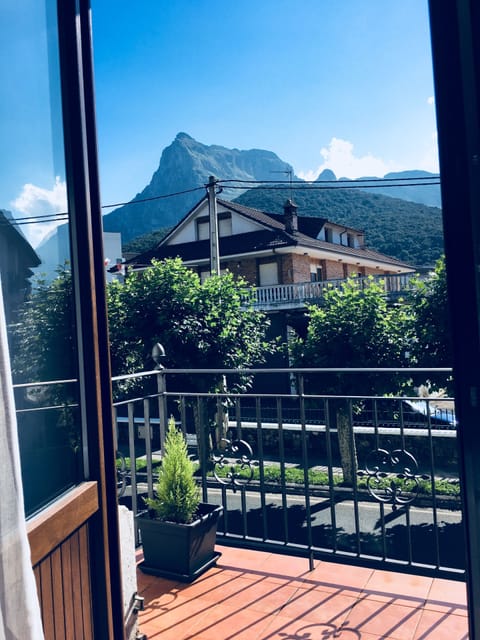 Superior Room, Balcony | In-room safe, desk, soundproofing, free WiFi