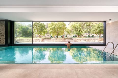 Indoor pool, sun loungers