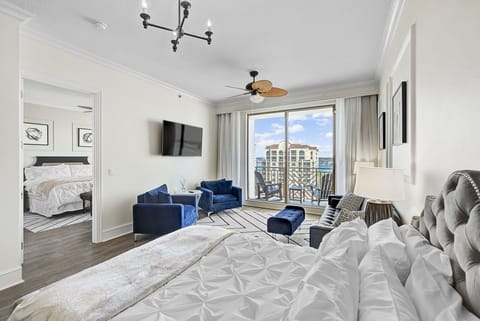 Spacious Penthouse Suite in the Sandpearl Resort. Top Floor of Resort