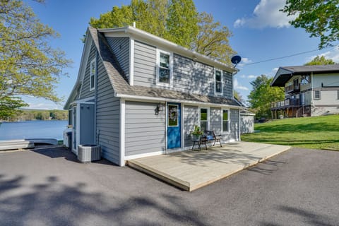 Tully Vacation Rental | 3BR | 1.5BA | 1,200 Sq Ft | Stairs Required