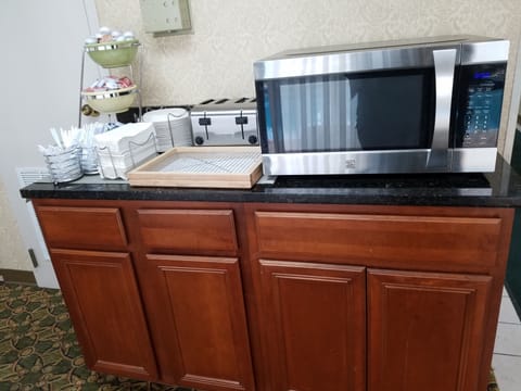 Free daily continental breakfast