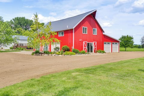 Donnelly Vacation Rental | 3BR | 2.5BA | 2,700 Sq Ft | Stairs Required