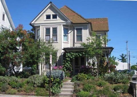 The Culp House from Middle Street
S so