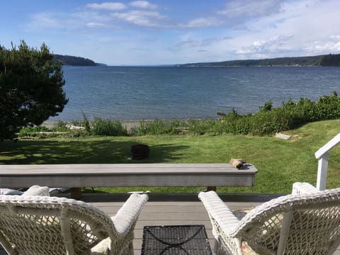 Front deck "We didn't want to go anywhere! We just sat on the deck and relaxed" 