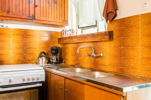 Villa, 2 Bedrooms, Sea View | Private kitchen | Full-size fridge, stovetop, coffee/tea maker, electric kettle