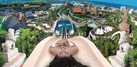 2 outdoor pools, sun loungers