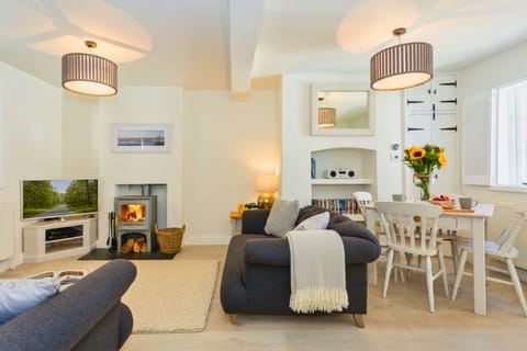 Cottage | Living area | TV, fireplace, Netflix, DVD player