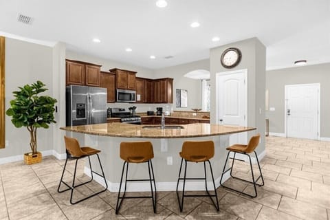 4193 Oakview Drive (7).jpg