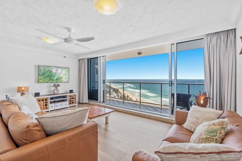 Living Room with a view. Inside-out living