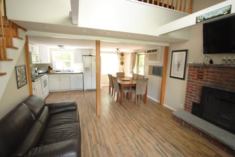 living room/dining room area