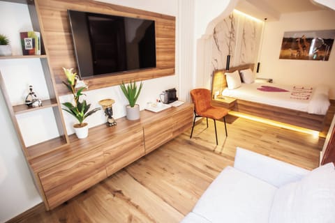 Superior Room | 15 bedrooms, desk, laptop workspace, blackout drapes