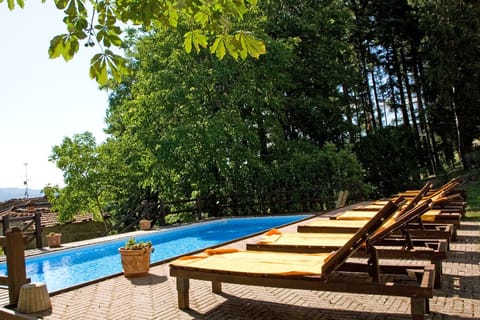 Private  pool with security for kids