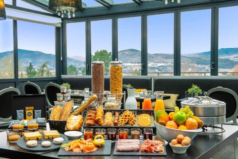 Daily buffet breakfast for a fee