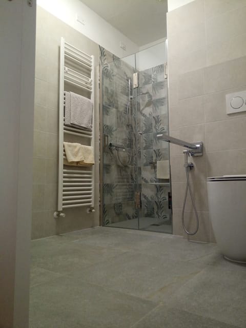 Double or Twin Room, Hill View | Bathroom | Shower, rainfall showerhead, free toiletries, hair dryer