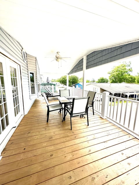 2nd Floor Covered Porch
