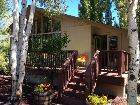 Front deck with beautiful views of San Francisco Peaks!
