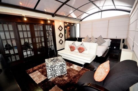 COZY MASTER SUITE
