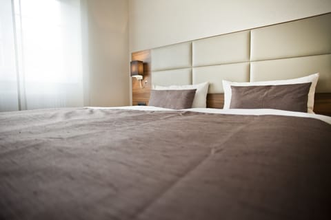 Comfort Double Room, City View | Desk, free WiFi, bed sheets