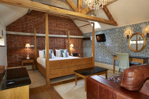 Superior Room | Individually decorated, individually furnished, desk, iron/ironing board