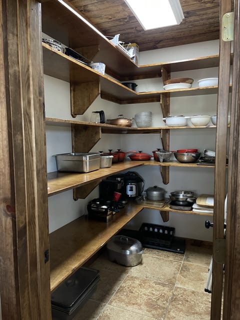 Huge walk-in pantry, fully stocked
#Frio #Frioriver #Garner #Neals 