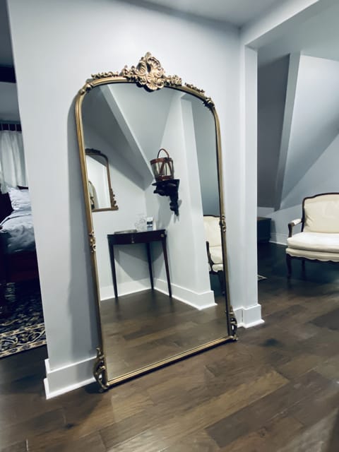 King George VI, 1 King Bed, Non Smoking | 1 bedroom, Egyptian cotton sheets, premium bedding, pillowtop beds