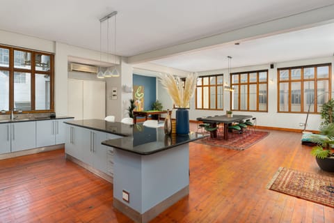 Comfort Apartment | Living area | Flat-screen TV
