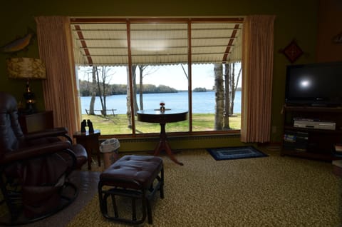House, 2 Bedrooms | Living area | TV, DVD player