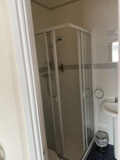 Comfort Single Room, Ensuite | Bathroom