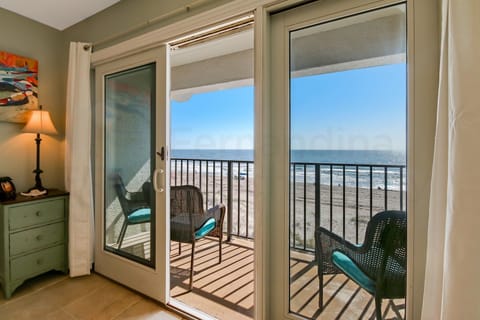 Condo, 2 Bedrooms | Interior