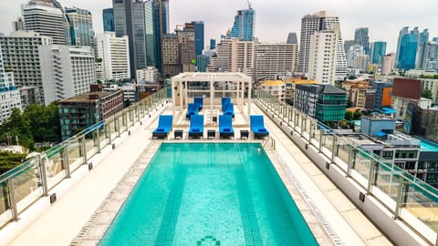 Outdoor pool, sun loungers