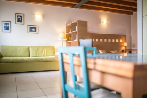 Studio | Living area | TV